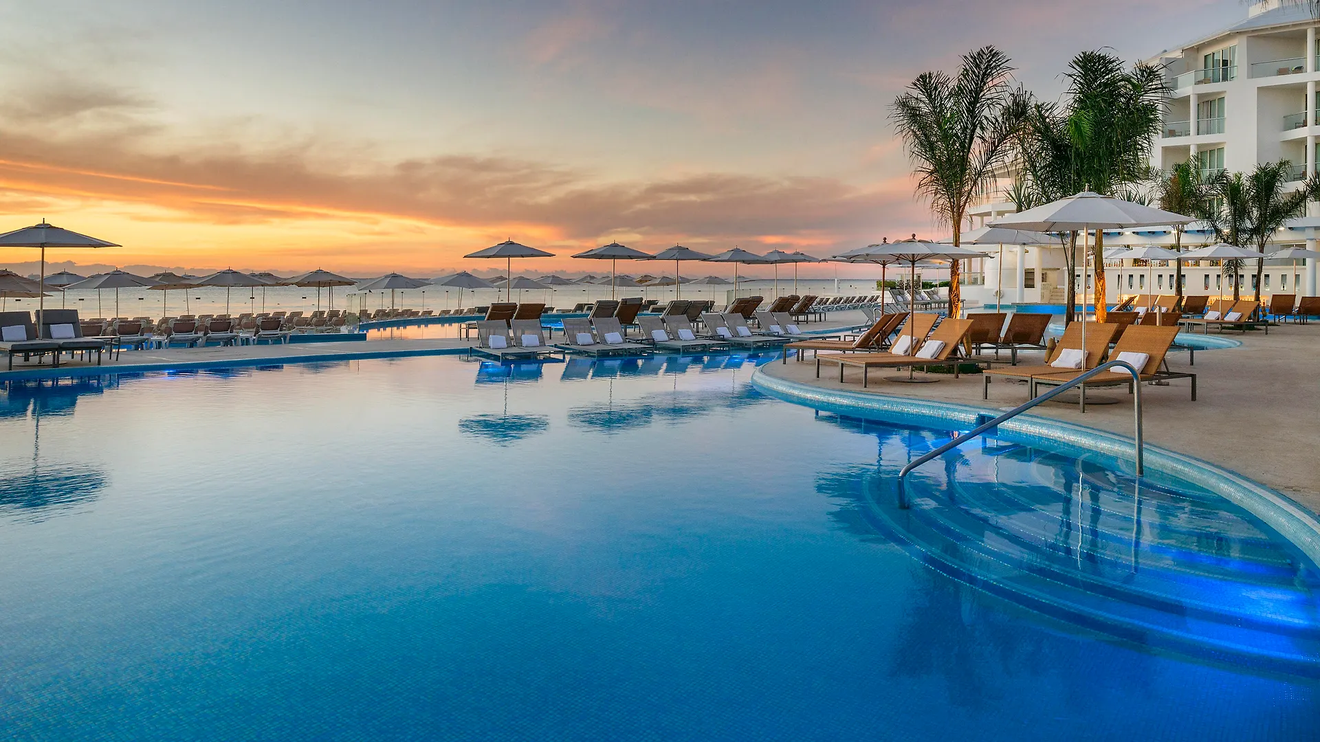 Playacar Palace contacts